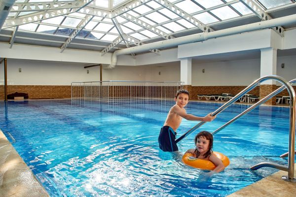 Enhancing indoor pool acoustics: creative strategies for a tranquil aquatic sound experience in your uk home