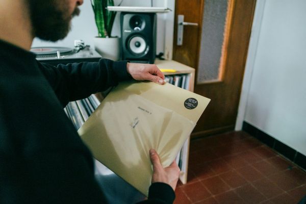 Ultimate handbook: protecting your important legal documents during your home move in the uk